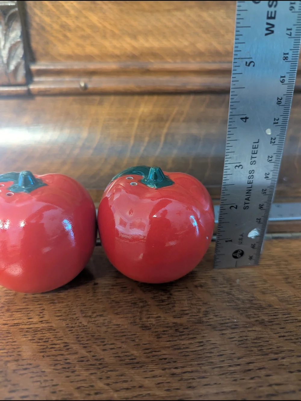 Tomato Salt & Pepper Shakers Set • Mid-Century Retro Kitsch Ceramic